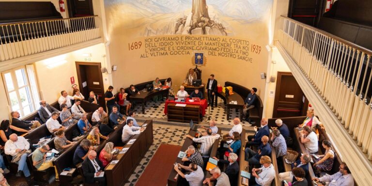 Il parlamento che governa la chiesa